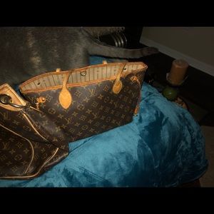 Vuitton neverfull pm
